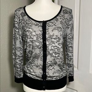 🎀New York & Company Black and White like Lace print Cardigan